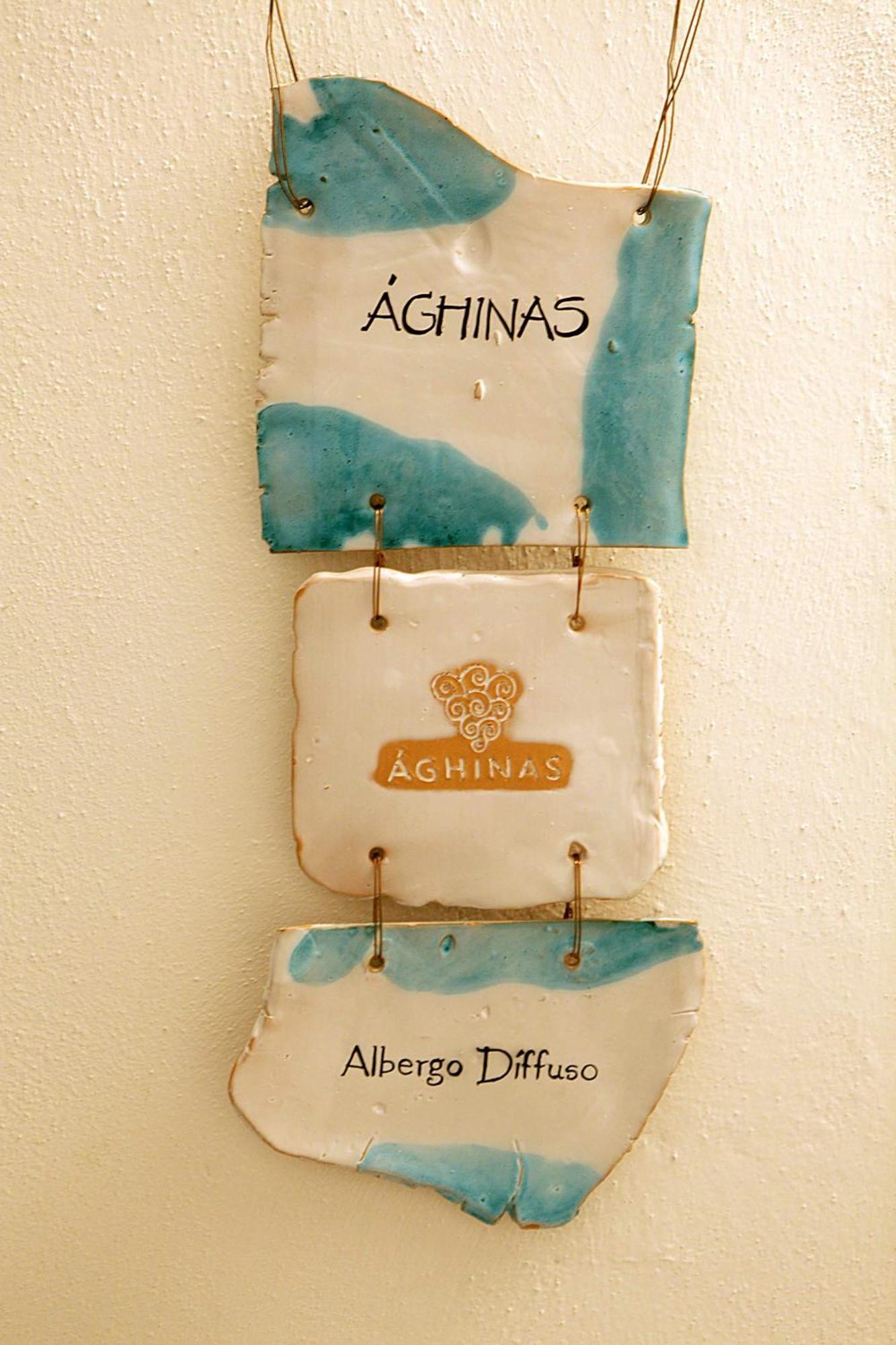 Hotel Aghinas Bosa Exterior foto